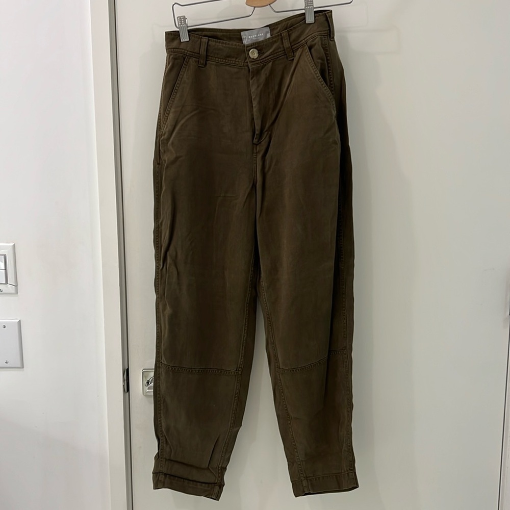 Everlane The Relaxed Barrel Pant Tencel Lyocell khaki green Size 0 Tapered Beach